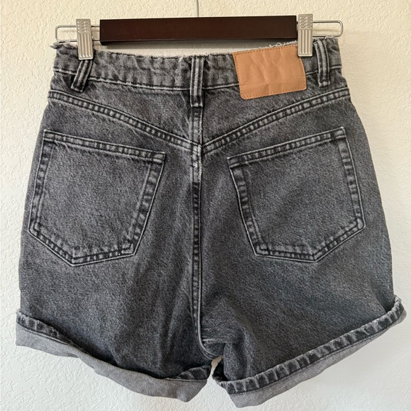 Zara shorts - Picture 3 of 3